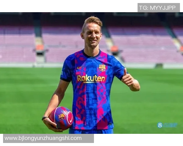 实况足球中锋技巧解析与战术运用全面指南 实况足球中锋技巧解析与战术运用全面指南