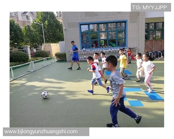 足球第一课:从基础技能到团队合作的全面提升之旅 足球第一课:从基础技能到团队合作的全面提升之旅